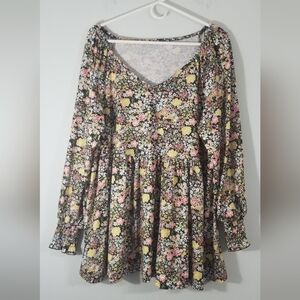 Floral V-Neck Blouse. Plus Size 2XL. Gathered Sleeves. EUC
